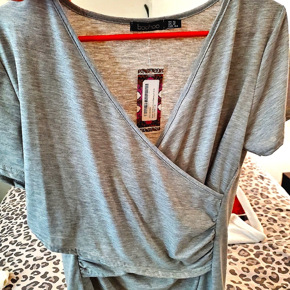 Boohoo maternity/nursing top